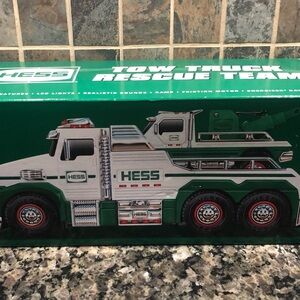 Hess 2019 Tow Truck Rescue Team